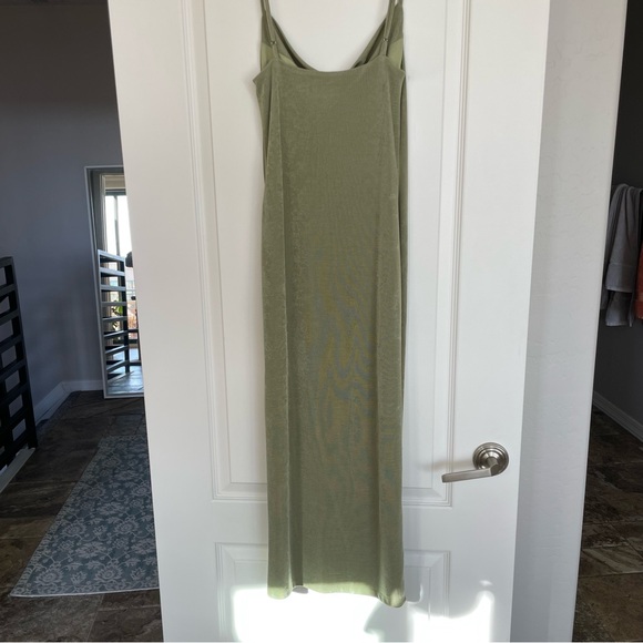 Petal & Pup Diani Dress Green Size 4 Olive Green Midi Slit Party Wedding Formal - Picture 9 of 10